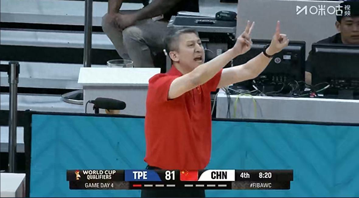 788kai彩票开奖结果-谁注意到,赛后一官员在中国队更衣室哭得像小孩,郭导抱着他安抚